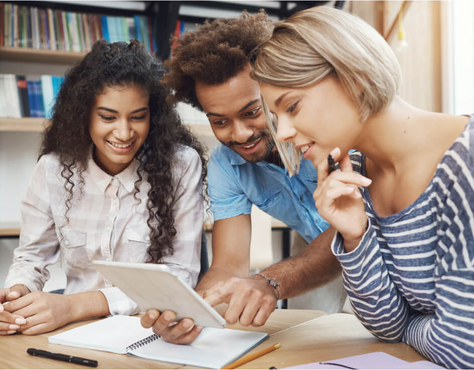 Intrinsic vs Extrinsic Motivation in Online Courses
